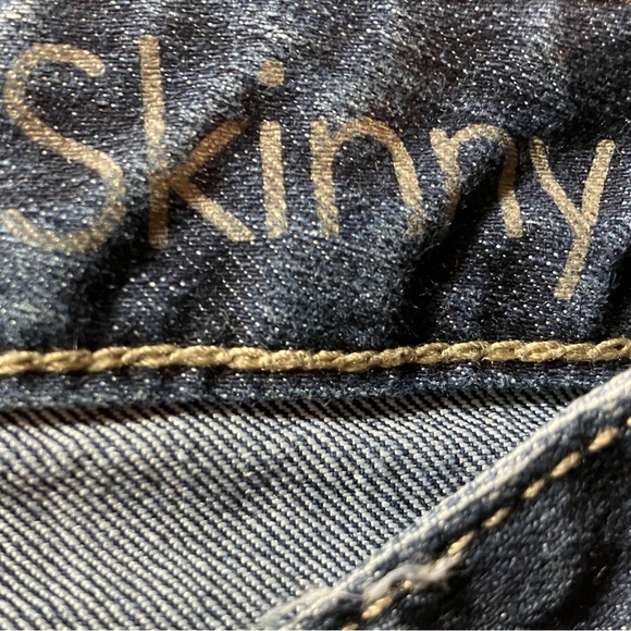 Calvin Klein Skinny Jean- Women's 26/2P - Picture 8 of 10